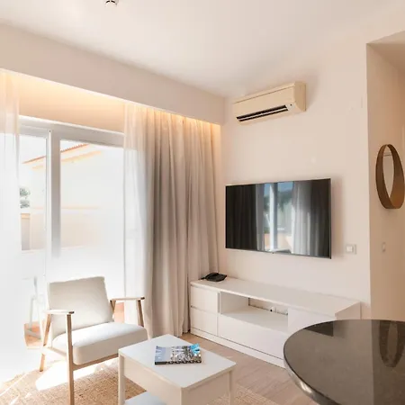 Vila Pestana Seaside *